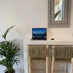 Beachhouse Omega Naxos *
